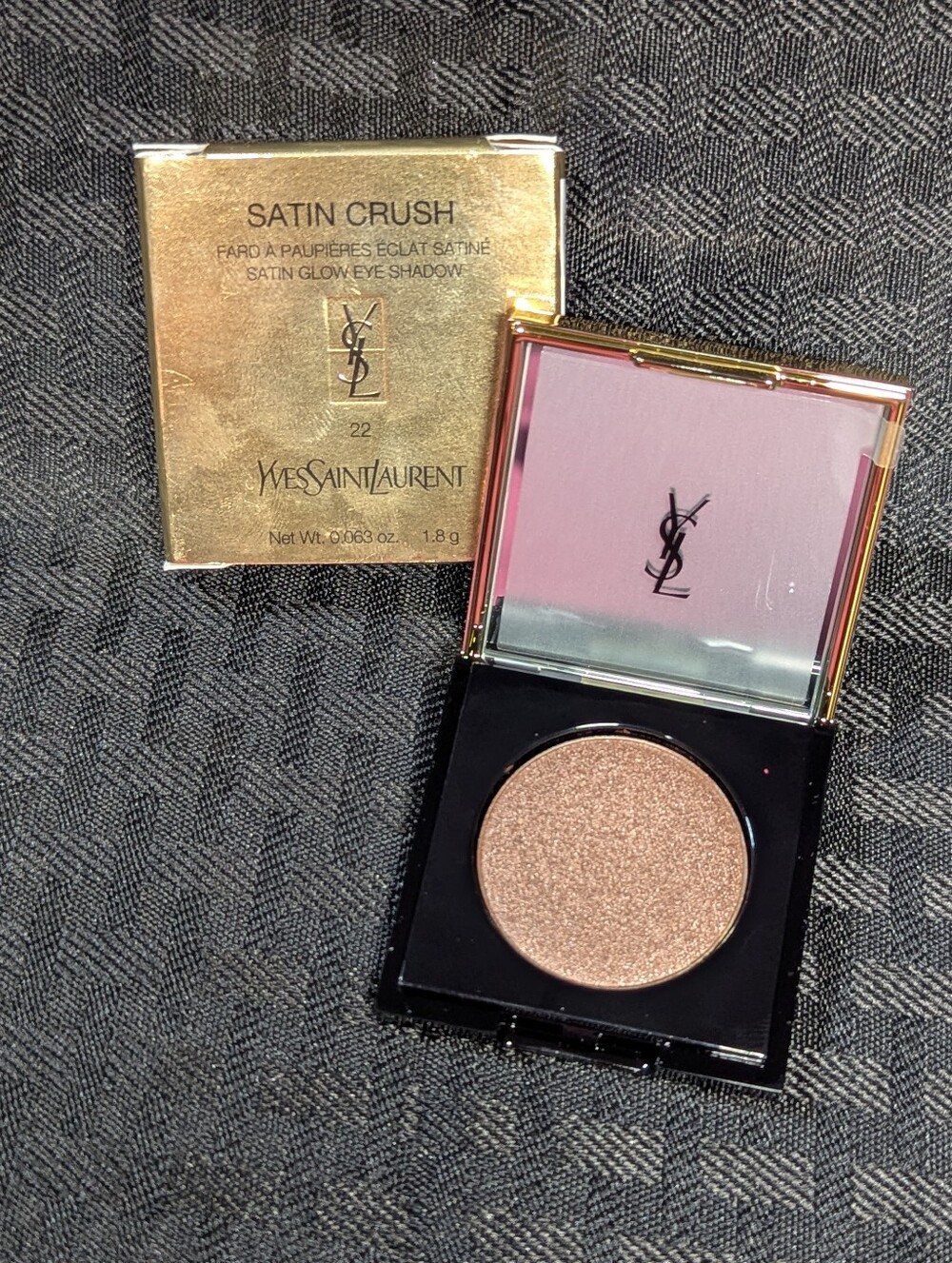 Yves Saint Laurent Beaute Satin Crush Eyeshadow - Excessive Brown.